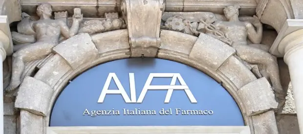 Covid e monoclonali, Aifa finanzia 4 studi clinici