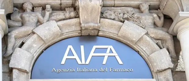 Covid e monoclonali, Aifa finanzia 4 studi clinici