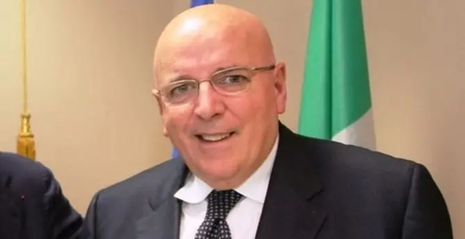 Oliverio si candida a presidente. Al suo fianco c'è anche Aieta