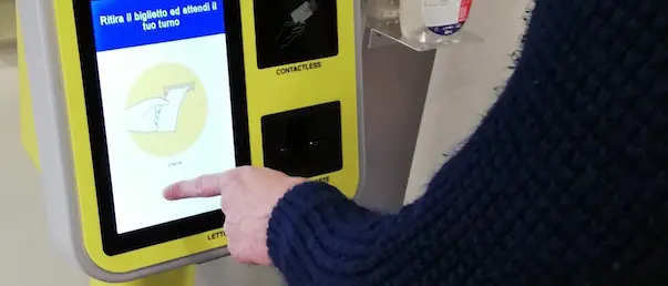 Poste, a Cosenza e provincia prenotazioni con Whatsapp per lo Spid