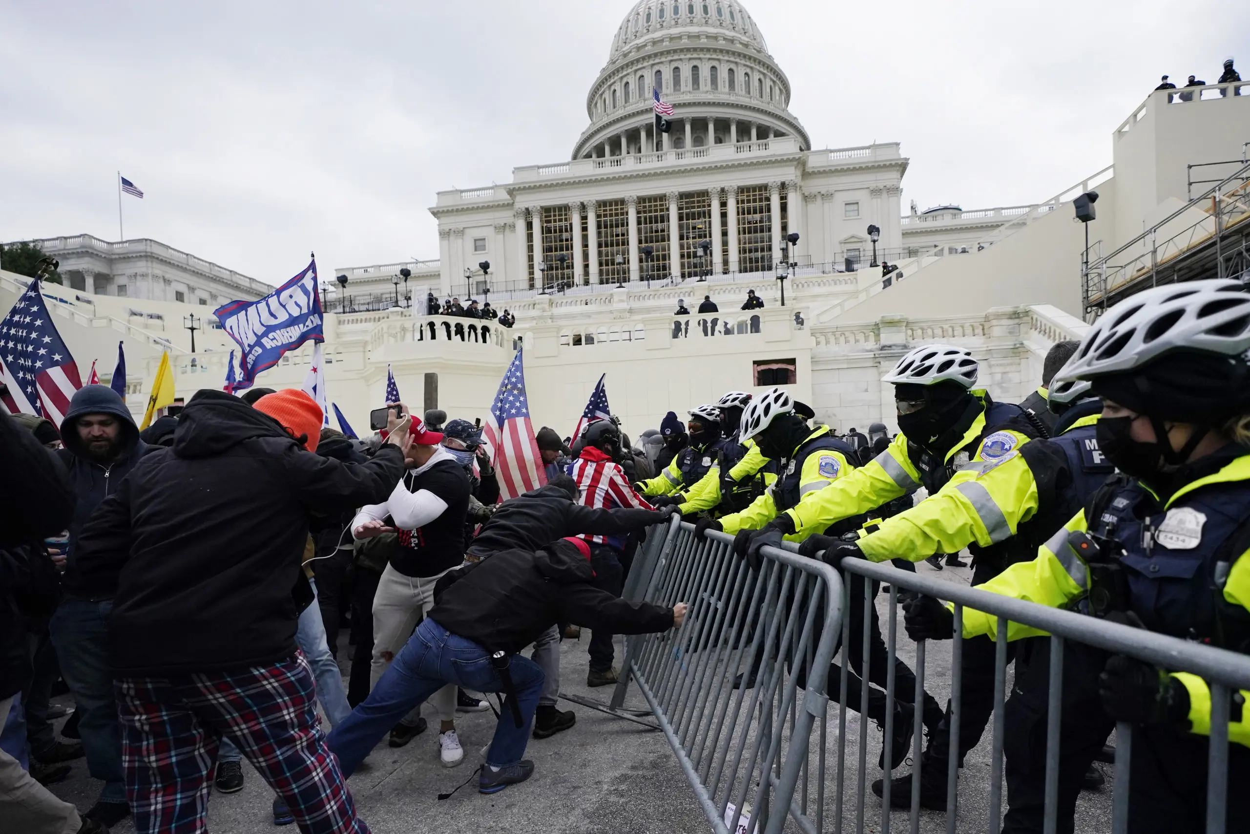 Washington, assalto al Congresso: ci sono 4 morti