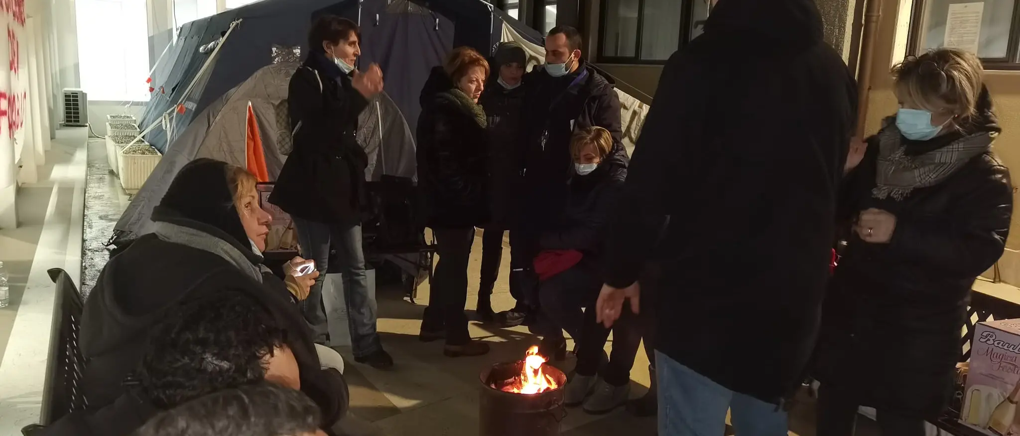 Usb: quarta notte di presidio. La lotta del Sant'Anna Hospital non si ferma