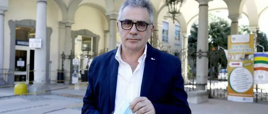 Covid, Pregliasco: «Ogni variante inquieta, più veloci con vaccino»