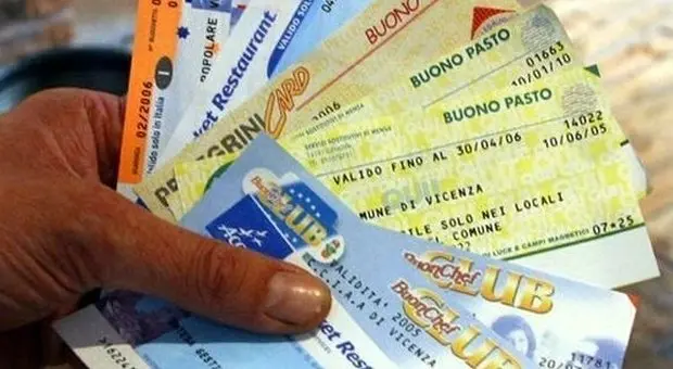 La solidarietà non si arresta. A Cosenza e Reggio Calabria prosegue la distribuzione dei buoni pasto