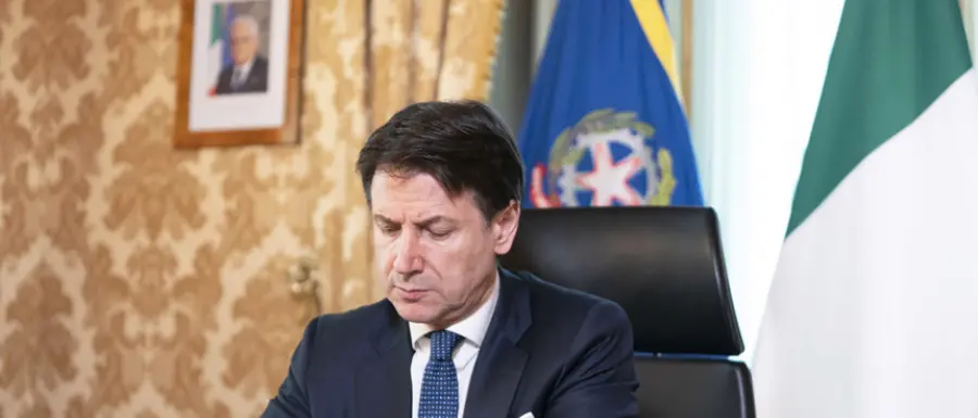 Conte firma il nuovo DPCM: ecco le tutte le misure in vigore in Italia
