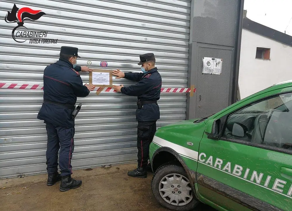 Torano Castello, smaltimento illecito di rifiuti in una autofficina