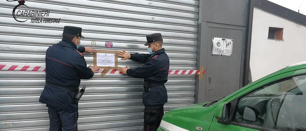 Torano Castello, smaltimento illecito di rifiuti in una autofficina