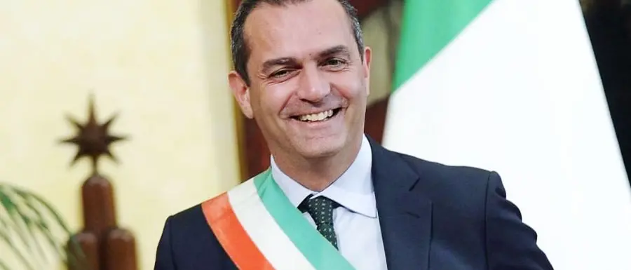 De Magistris: «Mi candido a presidente della Regione Calabria» | L’INTERVENTO DELL’EX PM