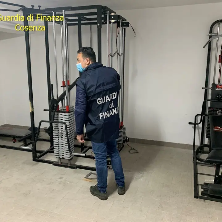 Rende e Montalto Uffugo, sospese 2 palestre e sanzionati 70 clienti
