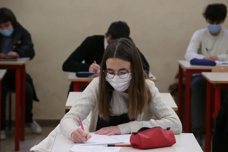Maturità 2021, Azzolina: «Sarà un esame serio e non light»