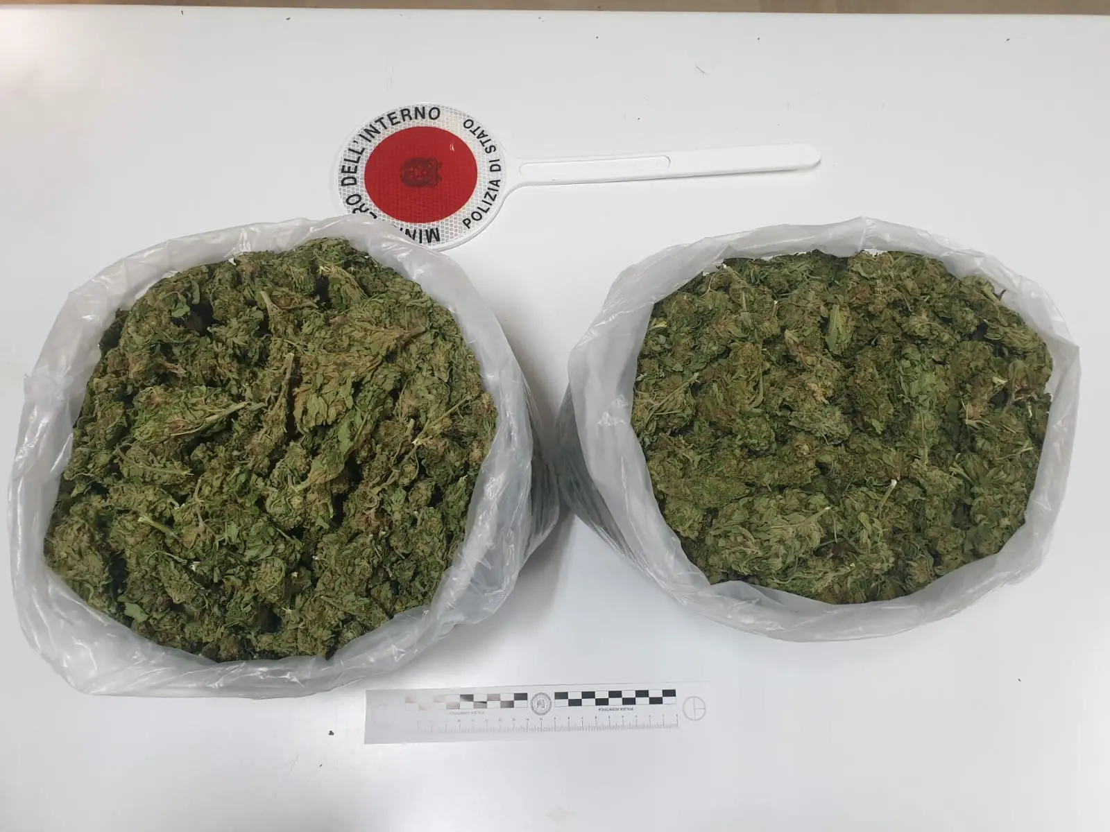 Corigliano Rossano, trasportavano 2 chili di droga: quattro arresti