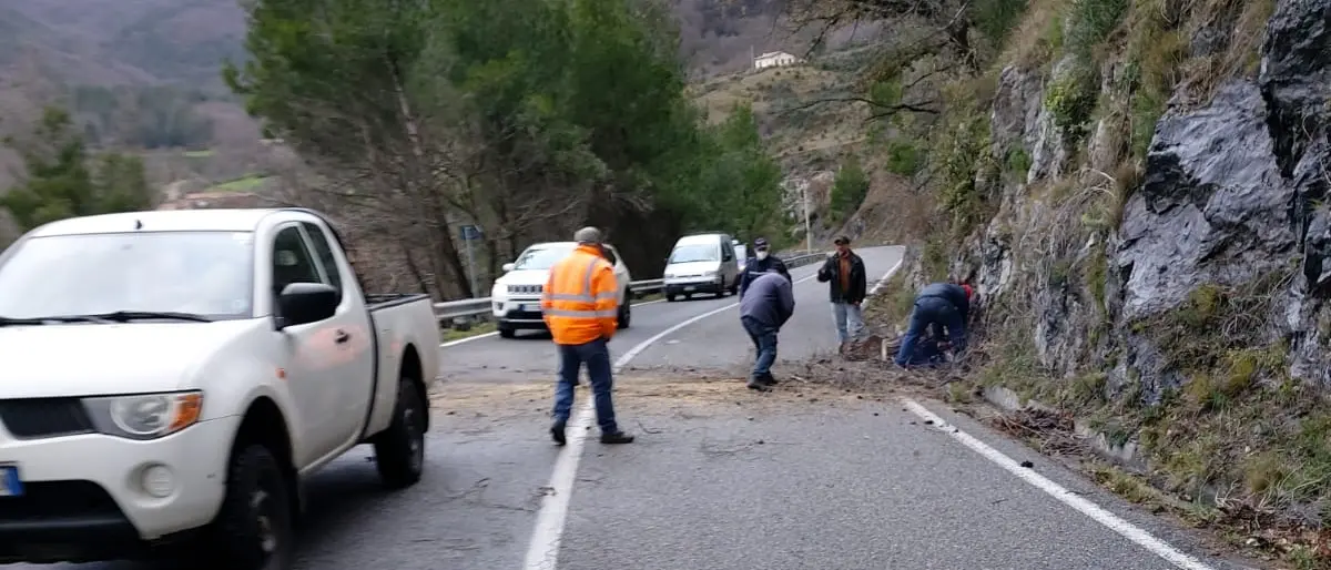 Morano, interventi della Polizia Locale e dei Carabinieri Parco nella Dirupata