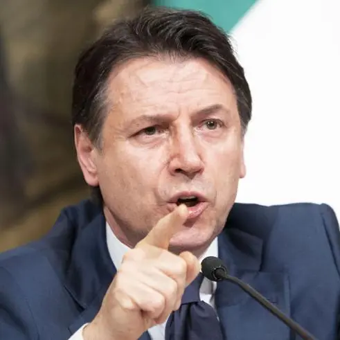 Conte: «Le ultime notizie che ci arrivano dalle aziende produttrici dei vaccini anti-Covid sono preoccupanti»