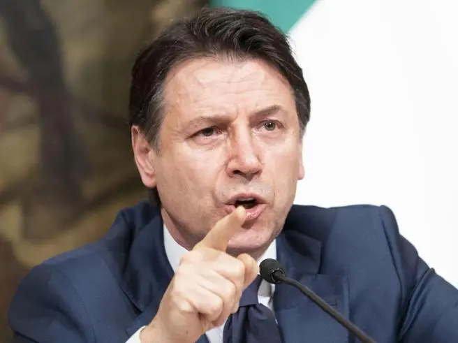 Conte: «Le ultime notizie che ci arrivano dalle aziende produttrici dei vaccini anti-Covid sono preoccupanti»