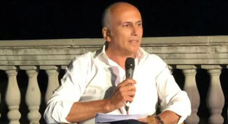 Lettera di Franz Caruso al sindaco Occhiuto: «Il degrado delle strade cittadine è un’emergenza di risolvere»