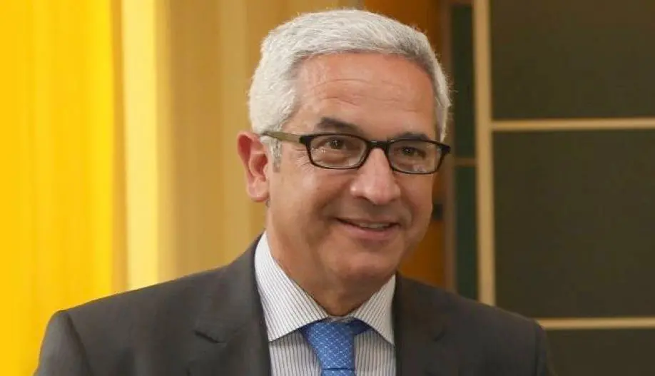 Riapertura licei, la lettera del sindaco di Rende Manna