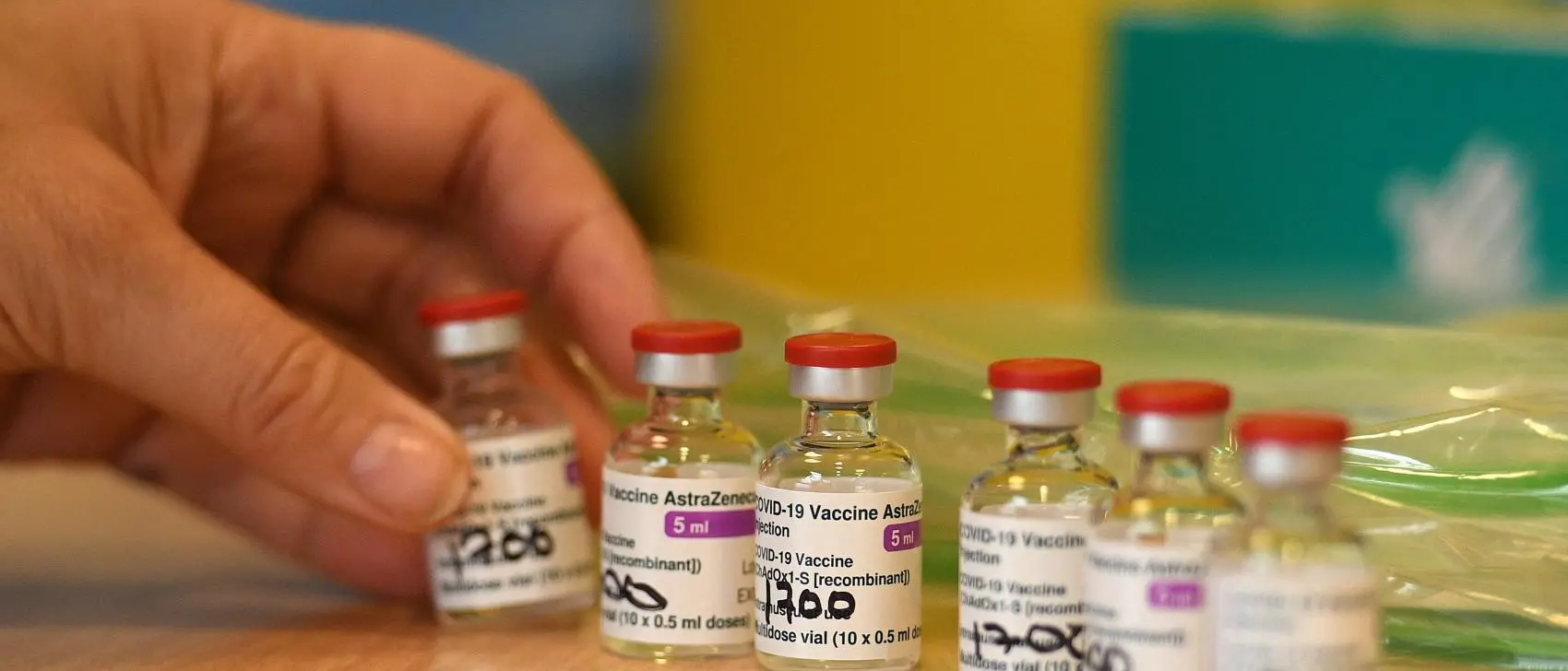 Aifa: «AstraZeneca preferibile fra under55 sani»