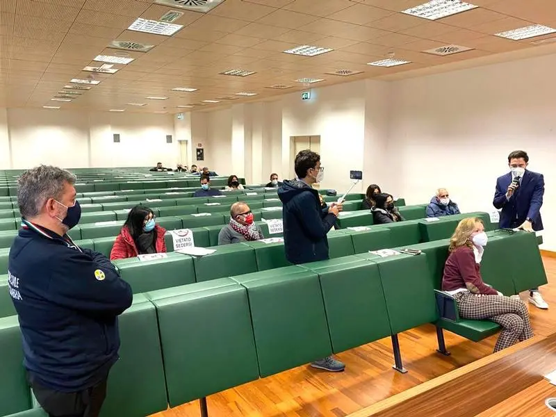 Scuola, Spirlì incontra dirigenti e insegnanti: «Pronti a ottimizzare l'ordinanza regionale»