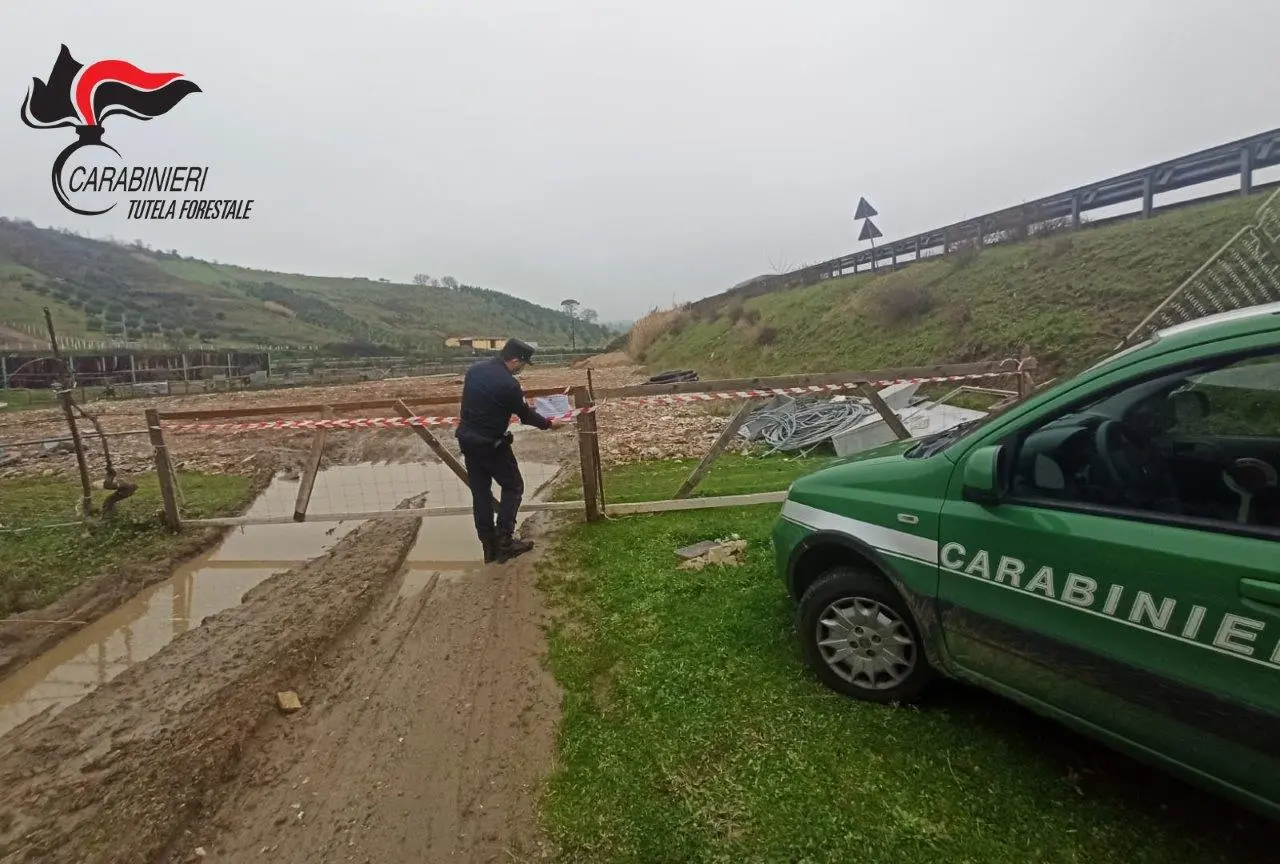 Torano Castello, abbandono di rifiuti edili