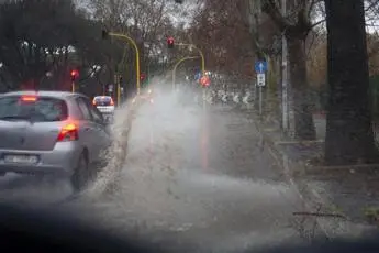Maltempo, allerta gialla in 15 regioni: c'è anche la Calabria