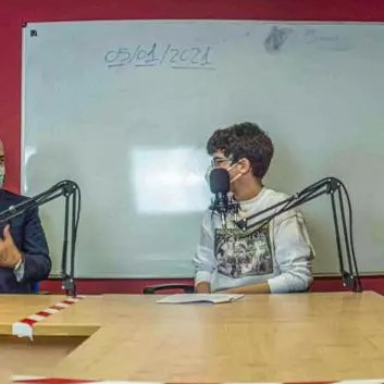 Il sindaco di Rende Manna e l’assessora Sorrentino ospiti degli studenti del Pitagora a Radio Pigreco