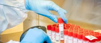 Coronavirus Napoli, nuovo arcivescovo positivo a Covid