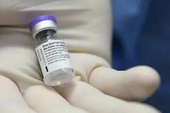 Vaccino covid, Italia può comprare altre dosi? Cosa dice l'Ue