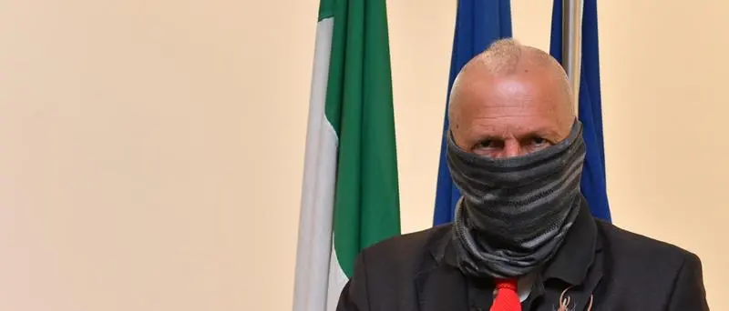 Ambiente, De Caprio: «Sospese le autorizzazioni per impianti eolici ed elettrodotti»