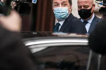 Renzi: \"Colata di fango contro di me\"