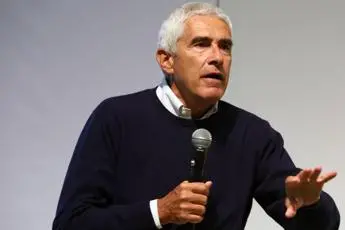 Casini: \"Ho il Covid, tosse fastidiosa ma sto bene\"