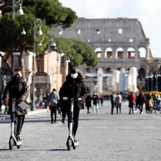 Covid Lazio, oggi 760 nuovi contagi e 34 morti. Roma sotto 400 casi