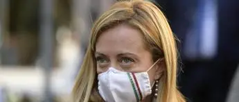 Stop sci, Meloni: \"Folle scelta di Draghi e Speranza\"