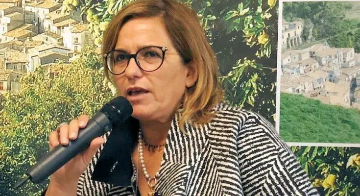 Covid, a Cariati da oggi didattica a distanza: ordinanza del sindaco