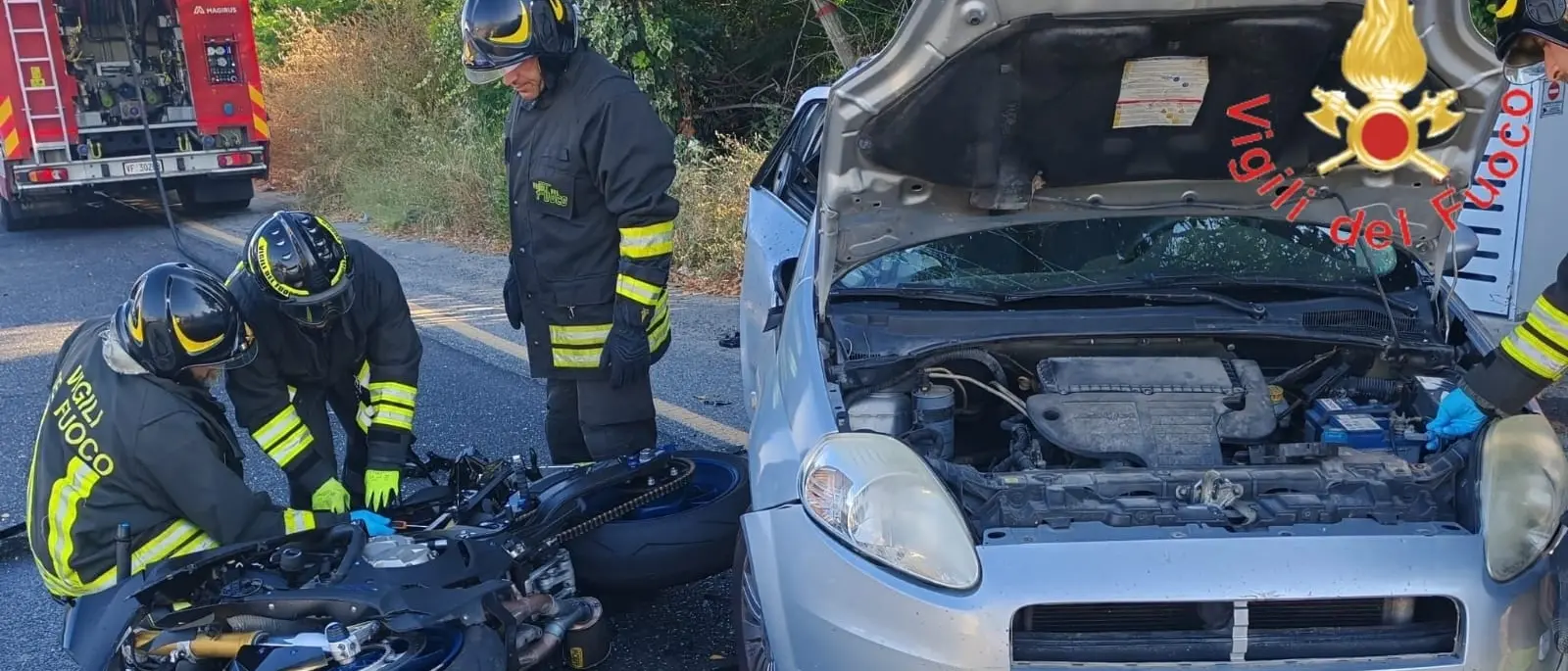 Grave incidente a Catanzaro, morto un 35enne nel violento\u00A0impatto\u00A0tra la sua moto e un’auto
