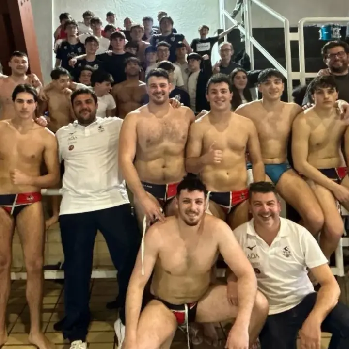Pallanuoto, il Cosenza punta alla promozione in B: domani sera per la squadra di Manna super sfida contro Salerno\n