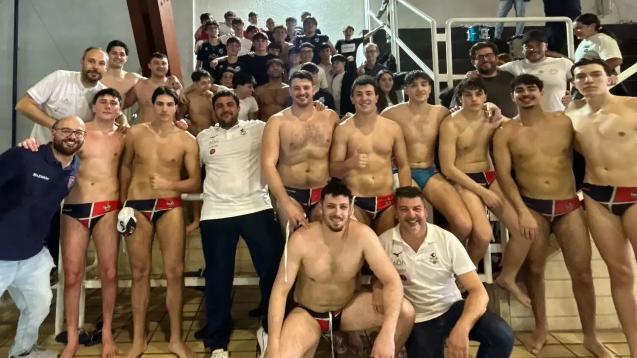 Pallanuoto, il Cosenza punta alla promozione in B: domani sera per la squadra di Manna super sfida contro Salerno\n