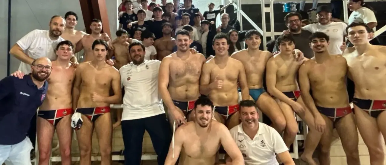 Pallanuoto, il Cosenza punta alla promozione in B: domani sera per la squadra di Manna super sfida contro Salerno\n
