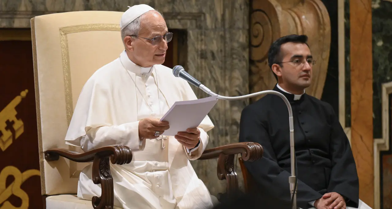Papa Leone XIV: «No alle false propagande del riarmo». E su Gaza: «Carneficina di persone inermi»\n