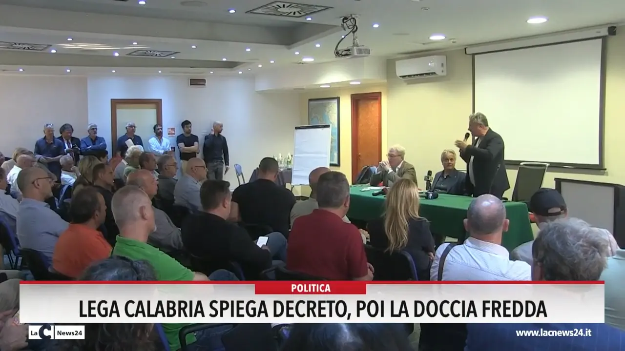 La Lega Calabria spiega il decreto sicurezza, poi la doccia fredda