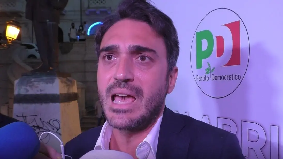 Pd, solito tafazzismo: tutti d’accordo su Irto ma i congressi provinciali sono una rissa a colpi di tessere