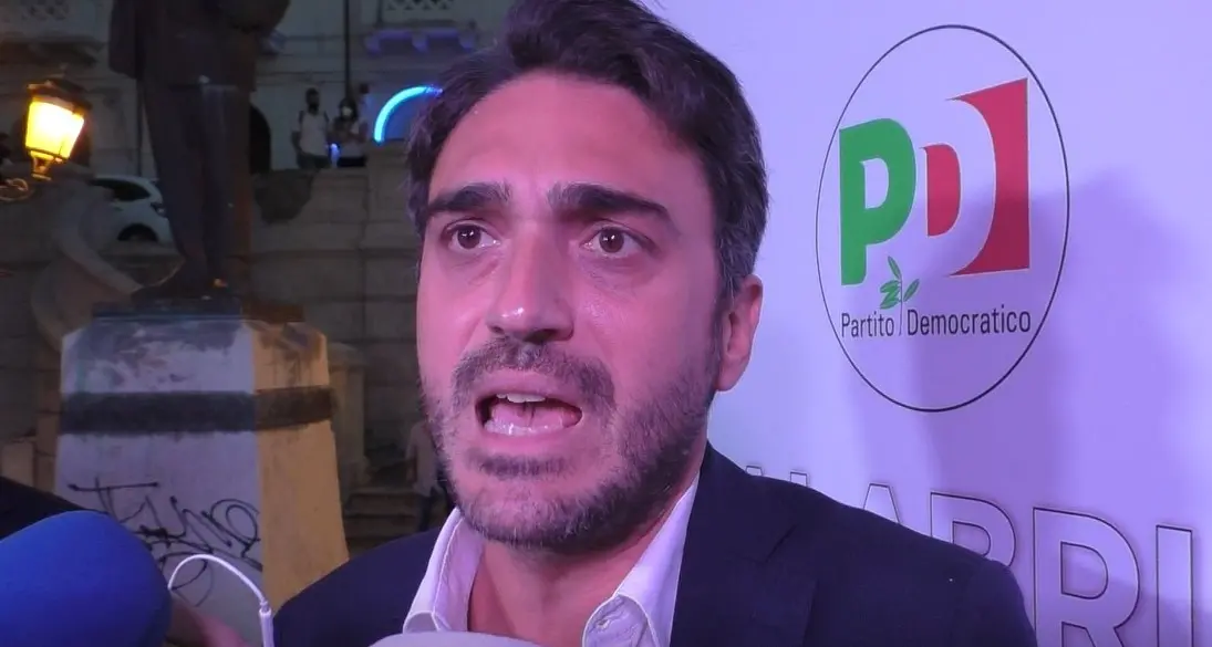 Pd, solito tafazzismo: tutti d’accordo su Irto ma i congressi provinciali sono una rissa a colpi di tessere