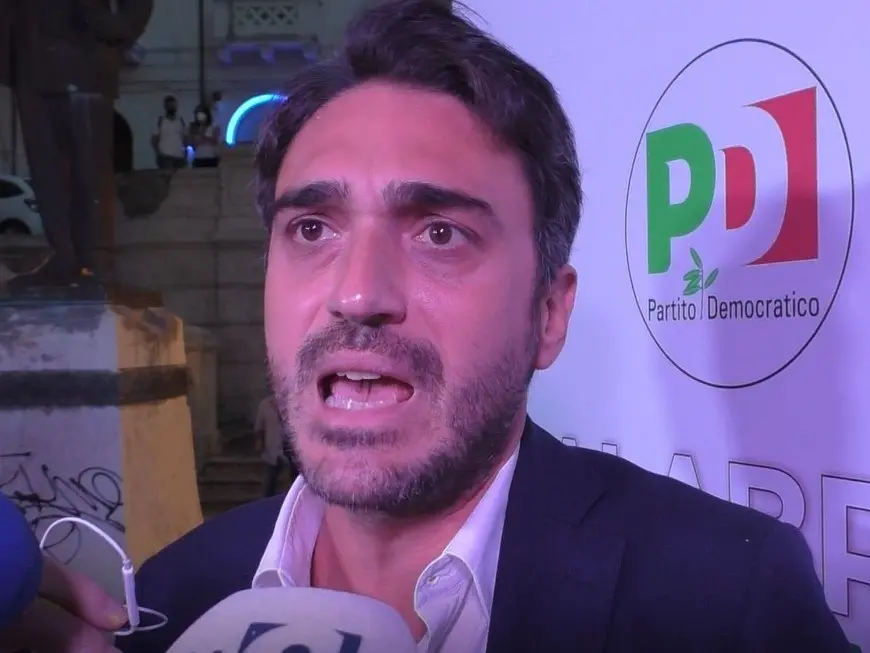 Pd, solito tafazzismo: tutti d’accordo su Irto ma i congressi provinciali sono una rissa a colpi di tessere