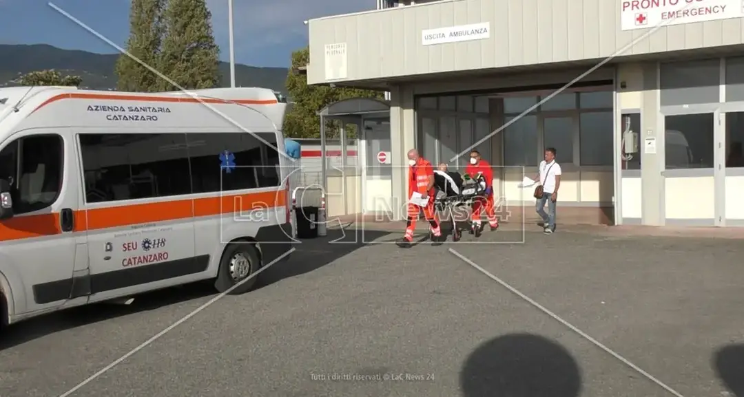 Mancano medici e\u00A0infermieri:\u00A0postazioni chiuse e ambulanze ferme.\u00A0Antipasto di un’altra estate di passione per il 118\n