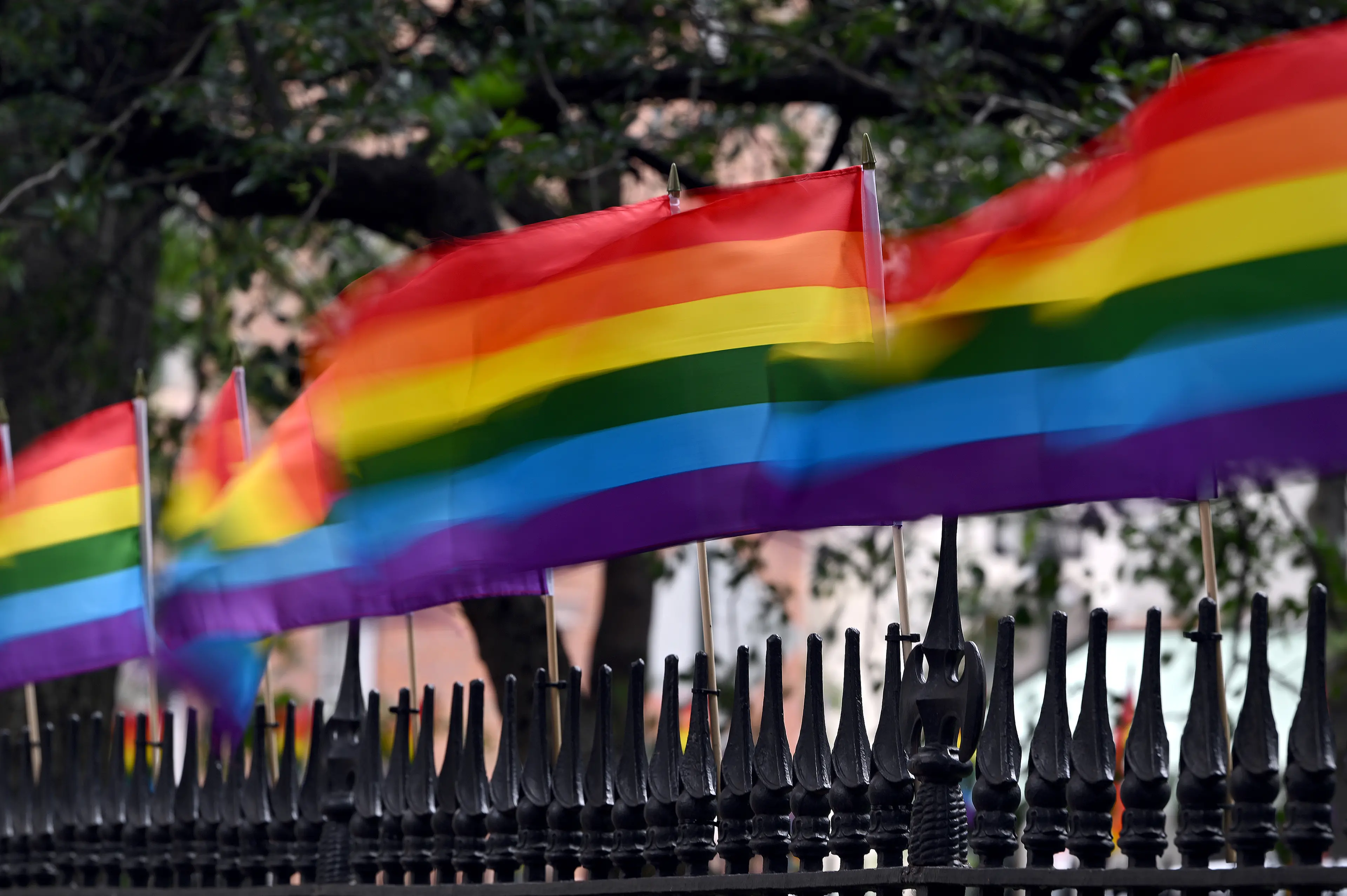 Orban avvisa il Pride di Budapest: «Viola la legge». Ma 35mila saranno in piazza per i diritti e la libertà