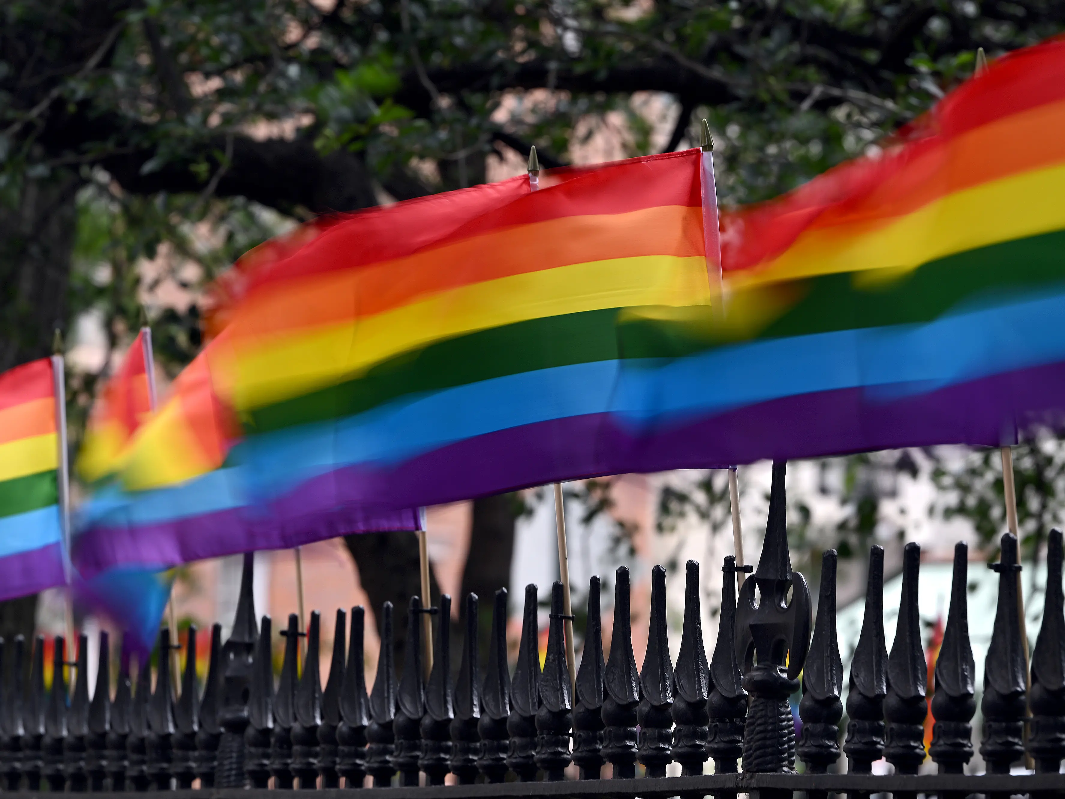 Orban avvisa il Pride di Budapest: «Viola la legge». Ma 35mila saranno in piazza per i diritti e la libertà