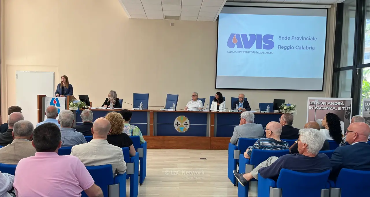 Prima di partire per le vacanze, dona il sangue e salva una vita: l’appello dell’Avis provinciale di Reggio\u00A0\n