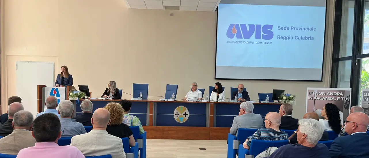 Prima di partire per le vacanze, dona il sangue e salva una vita: l’appello dell’Avis provinciale di Reggio\u00A0\n