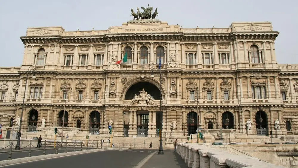 Dall’urgenza finta alle pene sproporzionate: tutte le ragioni con cui la Cassazione ha seppellito il decreto sicurezza\n