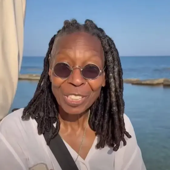 Chi l’avrebbe mai detto? Whoopi Goldberg entra nel cast di Un posto al Sole\n