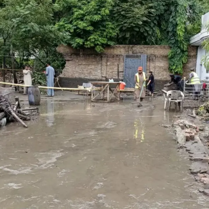 Inondazioni improvvise, undici morti nelle zone montuose del Pakistan\n